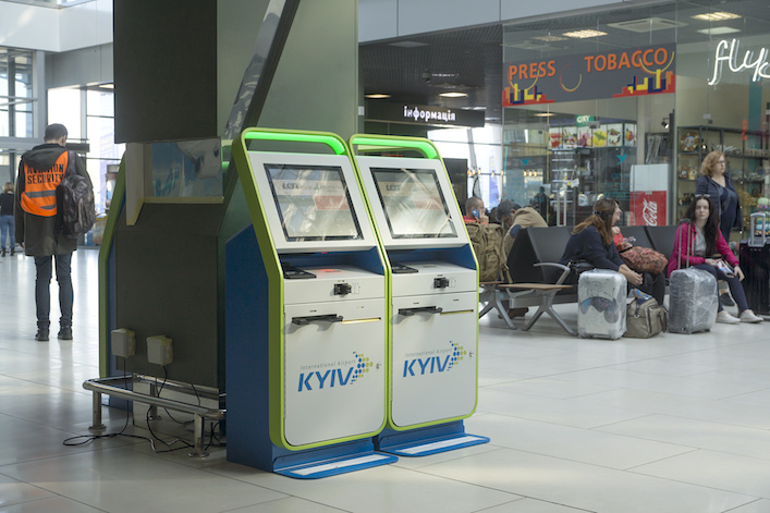 В аэропорту украинской столицы появились терминалы для регистрации на рейс