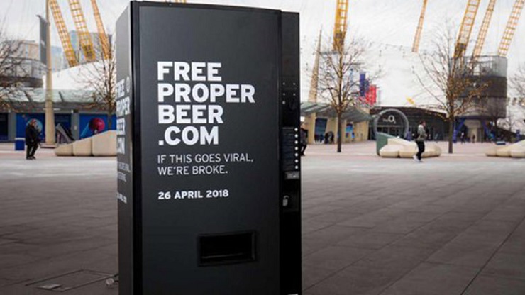 В Лондоне промо вендинг автомат раздавал бесплатное пиво