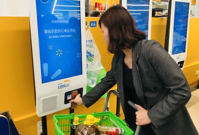 Walmart тестирует в Китае супермаркет малого формата с системами самообслуживания