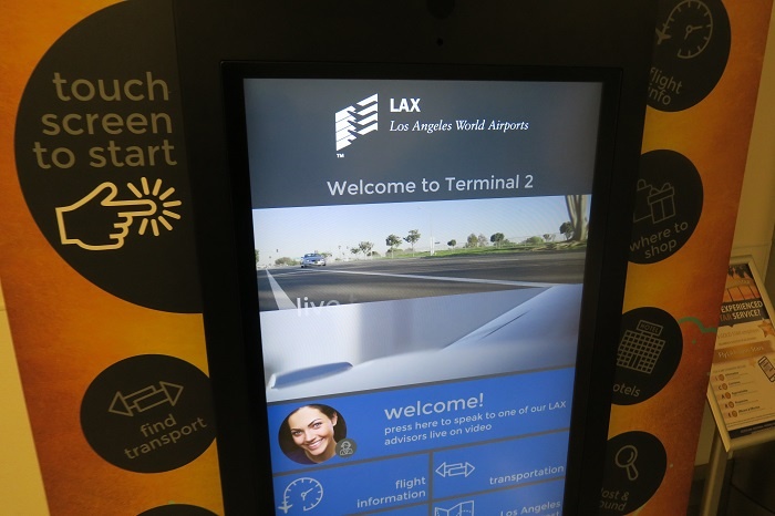 Международный аэропорт Лос-Анджелеса тестирует информационные киоски для пассажиров