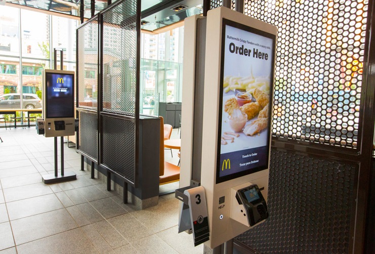 McDonald's открыл в Чикаго свой флагманский фаст-фуд ресторан