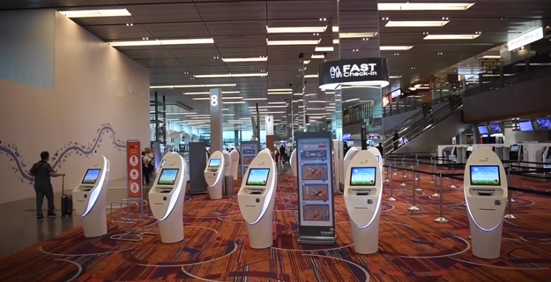 Системы самообслуживания позволили увеличить пропускную способность аэропорта Чанги