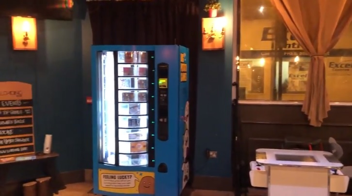 В лондонском игровом баре установили вендинг автомат по продаже настольных игр