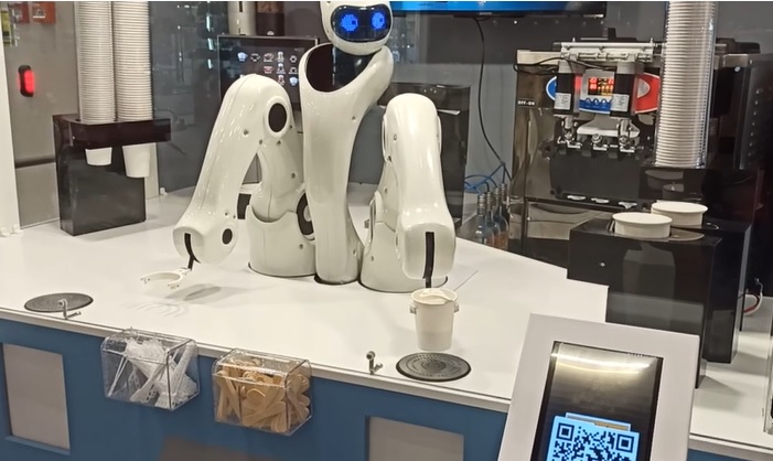 Кофейный робот начал работу в аэропорту Челябинска
