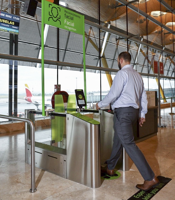 Аэропорт Мадрида тестирует систему распознавания лиц пассажиров 