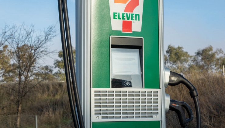 7-Eleven установит 500 зарядных станций для электромобилей