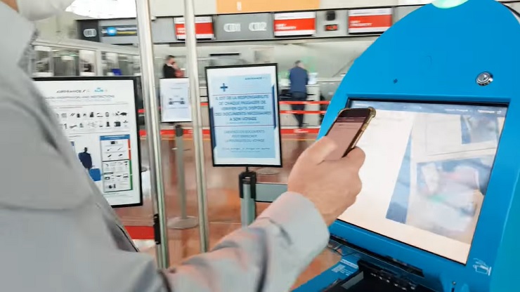 Аэропорт Ниццы внедряет бесконтактную технологию в киосках саморегистрации