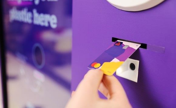 Банк Natwest установит Лондоне фандомат для пластиковых карт