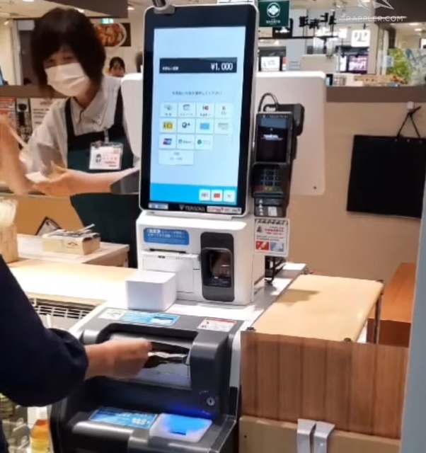 Японские розничные магазины активно внедряют кассы самообслуживания