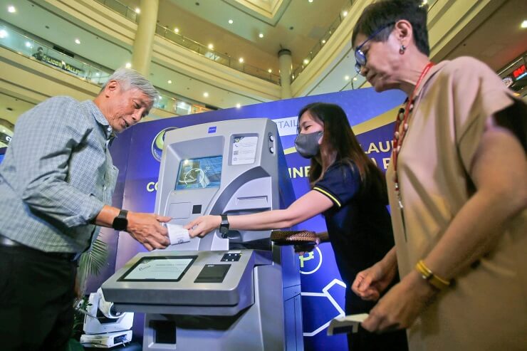 В Маниле развивают сеть автоматов по приему монет