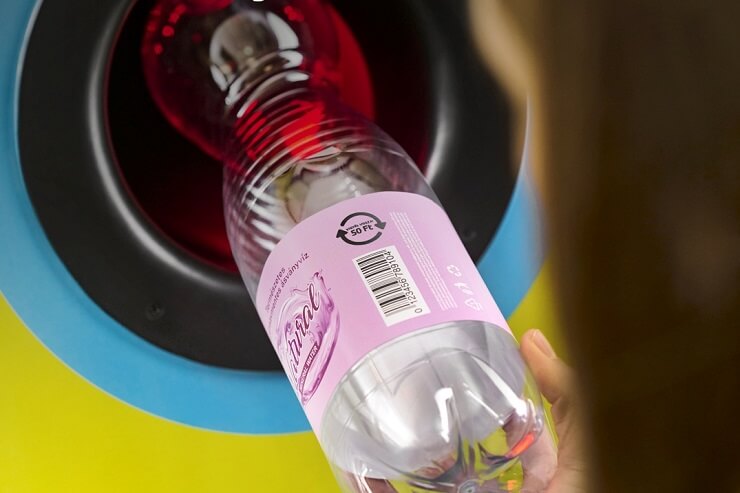 В Венгрии фандоматы начали принимать бутылки с маркировкой для возврата