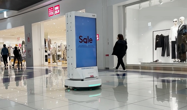 В Японии представят рекламного робота Ad-chan