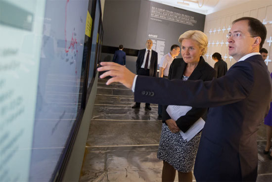Современные интерактивные технологии на выставке «Взгляни в глаза войны»