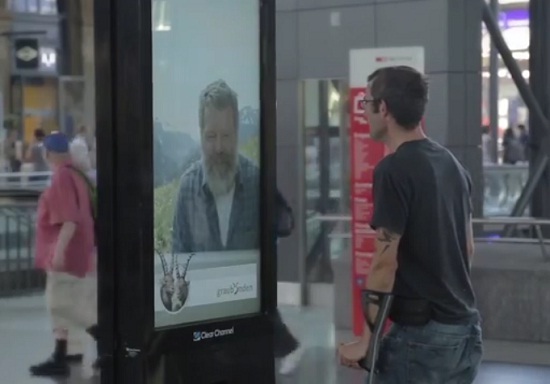 Уникальный Digital Signage киоск приглашал пассажиров вокзала Цюриха на экскурсии