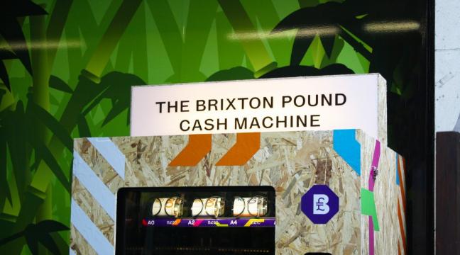 В Лондоне установили первый банкомат с «брикстонским фунтом»  