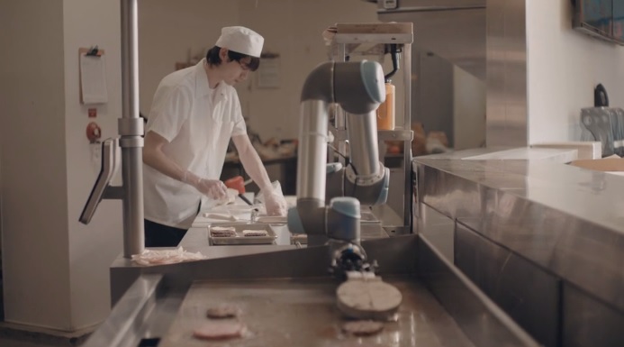 Кухонные роботы и киоски самообслуживания автоматизируют заведения быстрого питания