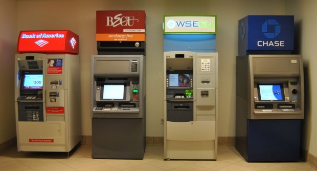 Количество установленных в США банкоматов приближается к полмиллиону