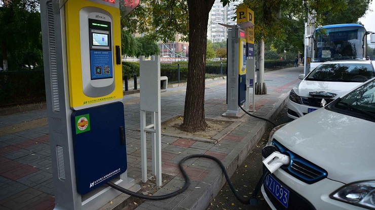 В Китае установят 120 000 зарядных станций для электромобилей к 2020 году
