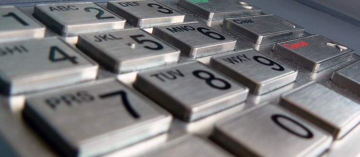 В Омске расследуются уголовные дела по фактам хищений штатных клавиатур с банкоматов