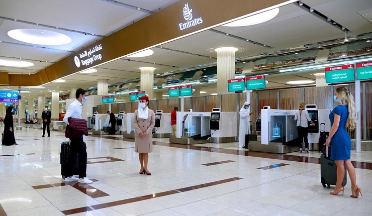 Киоски саморегистрации пассажиров и багажа в аэропорту Дубая