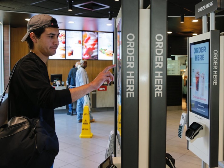 McDonalds делает ставку на интерактивные киоски для самостоятельных заказов