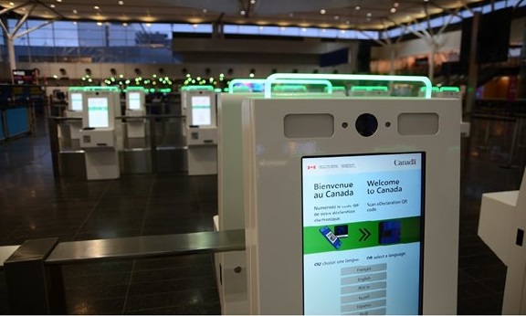 Канадский аэропорт Виннипега Ричардсона запусти пограничный киоски самообслуживания
