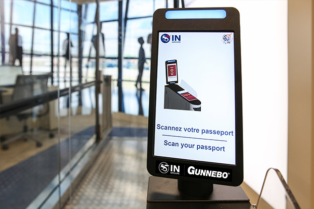 В аэропорту Ниццы установили автоматизированные пункты пограничного контроля пассажиров 