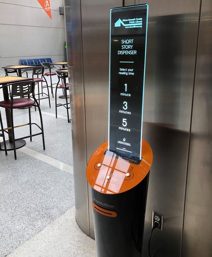 В аэропорту Акрон-Кантон установили автомат с короткими рассказами