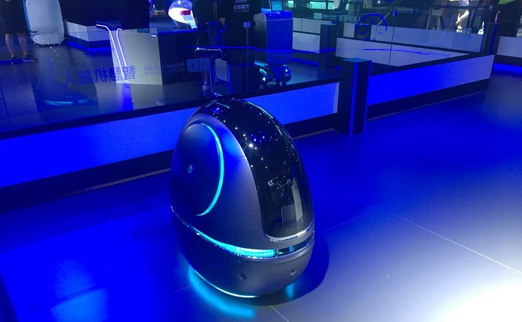Alibaba разработал робота для отелей Space Egg