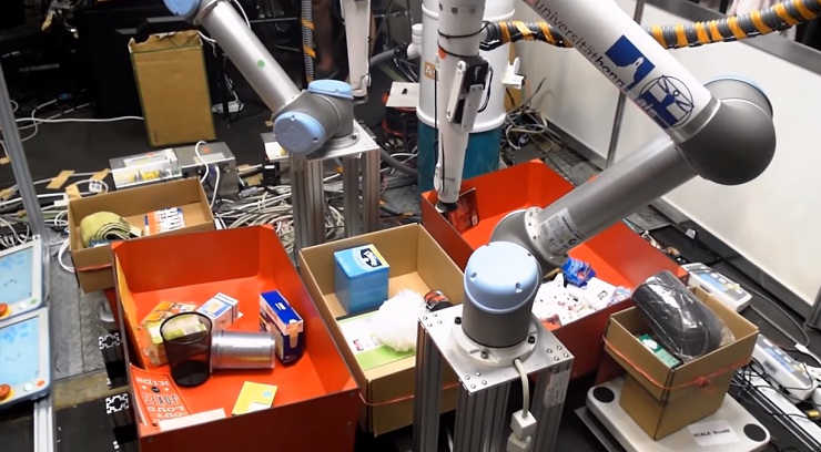 Amazon занимается разработкой роботов комплектовщиков для своих складов 
