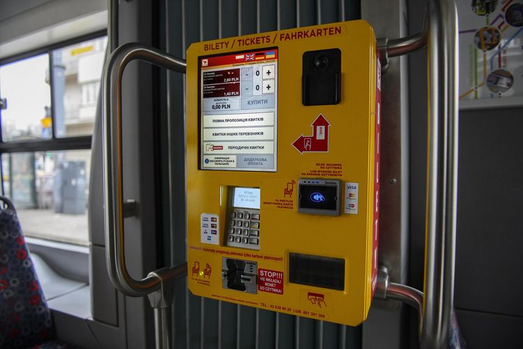 Интерфейсы польских билетных автоматов получили украинский язык