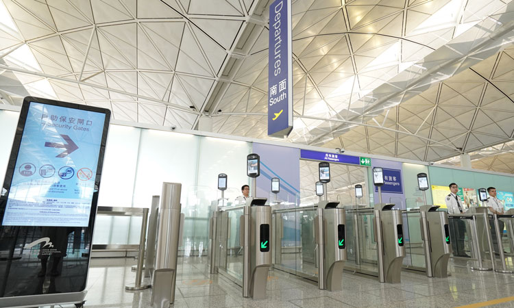 Международный аэропорт Гонконга использует новые биометрические технологии