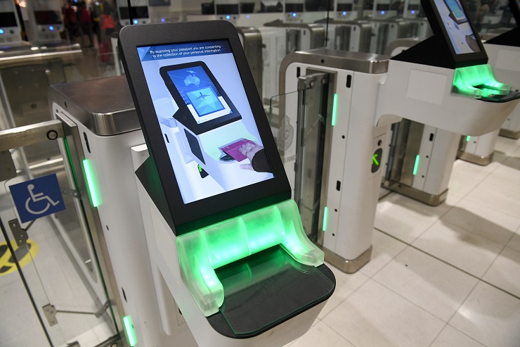 В аэропортах Австралии произошел сбой работы пограничных киосков SmartGate 