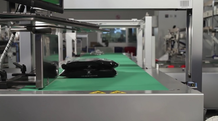 Amazon заменит работников складов роботами-упаковщиками