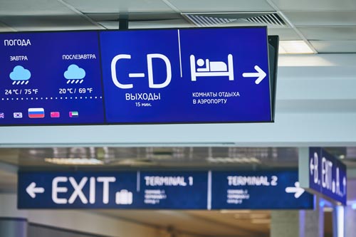В аэропорту Праги информационные табло заработали на русском языке
