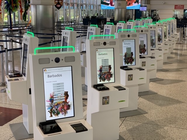 В аэропорту Барбадоса установили 32 биометрических пограничных киоска самообслуживания