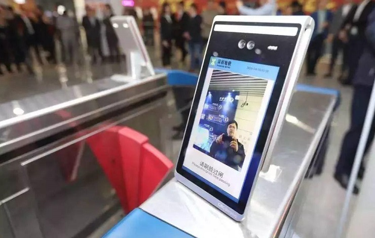 Китай тестирует распознавание лиц для оплаты проезда в метро  