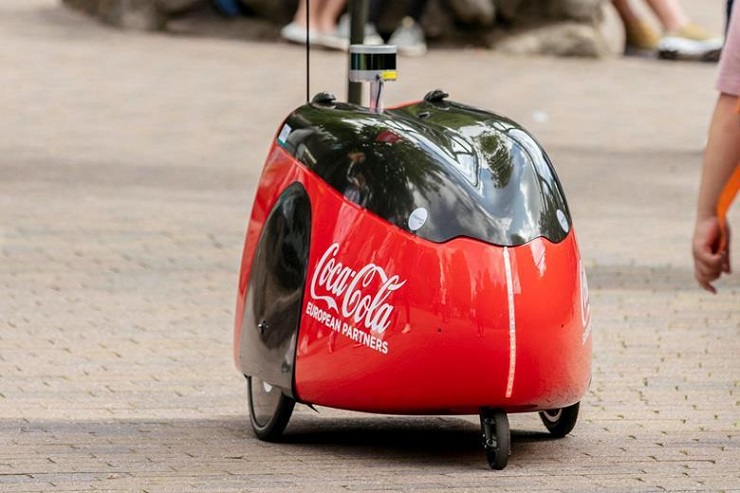 Coca-Cola инвестирует в проект автономных роботов курьеров Aito 