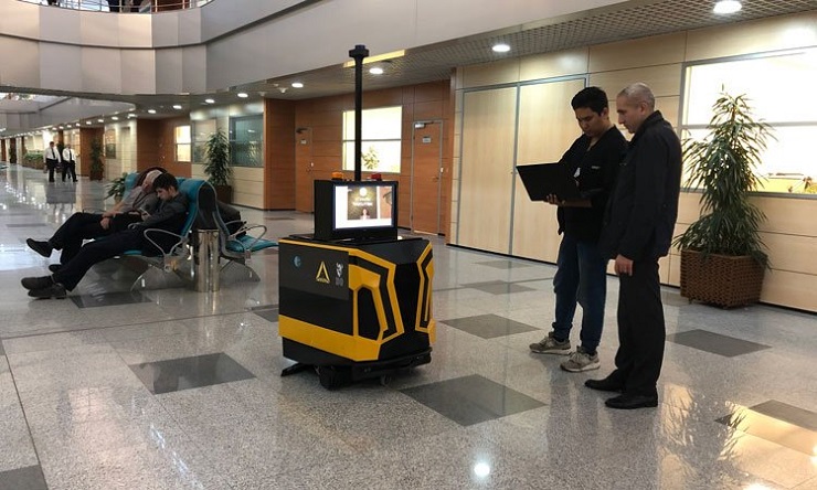 Аэропорт Домодедово тестирует роботов-клинеров