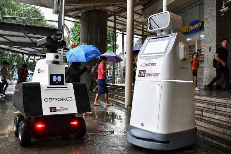Станции сингапурского метрополитена патрулируют роботы-охранники