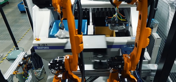 Uniqlo автоматизирует свои фабрики с помощью роботов Intelligent Piece Packing