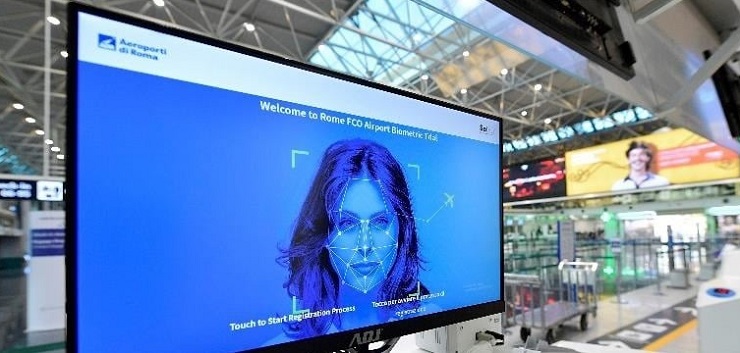 В аэропорту Фьюмичино в Риме тестирует систему распознавания лиц пассажиров