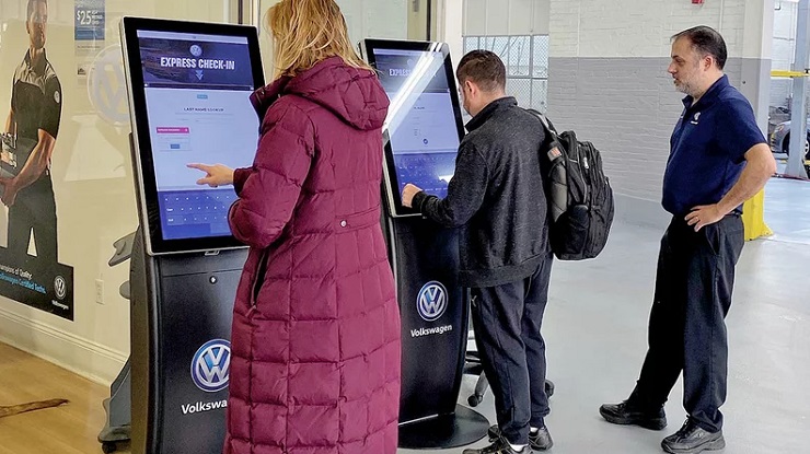 Volkswagen тестирует сервисные киоски в дилерских центрах США