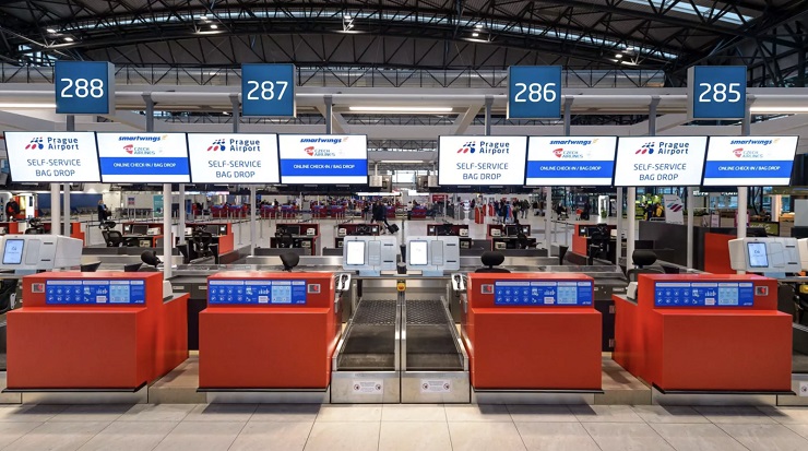 В аэропорту Праги установили киоски самообслуживания для регистрации багажа
