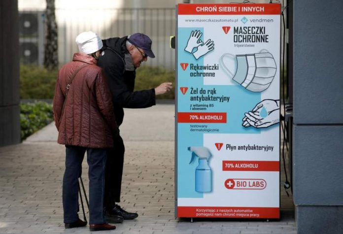 Польша запускает сеть вендинг автоматов по продаже медицинских масок