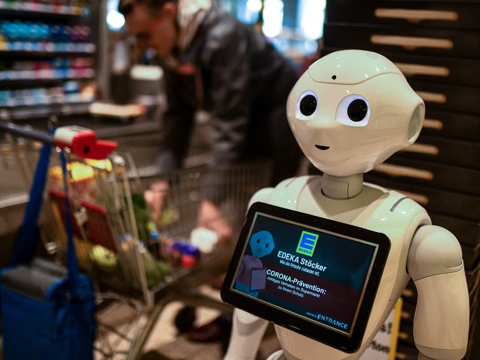 Робот поможет клиентам магазина соблюдать социальное дистанцирование