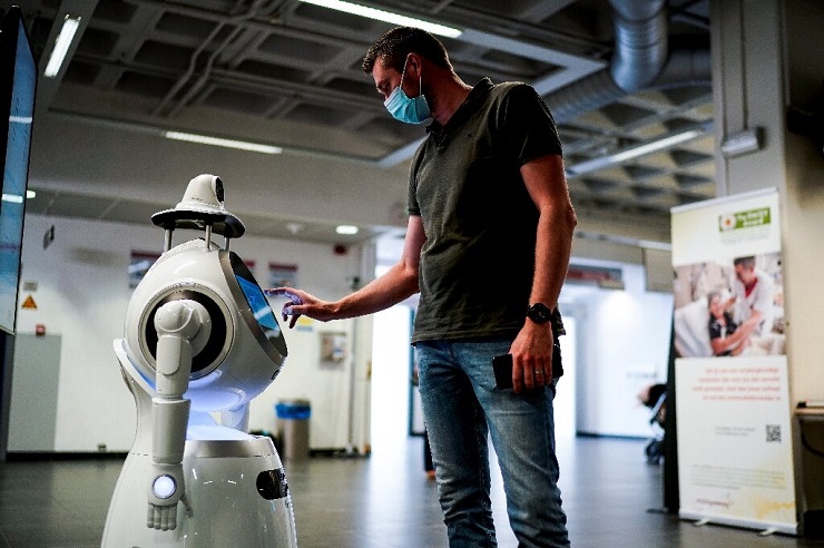 В Бельгии разработали медицинского робота Robomedic