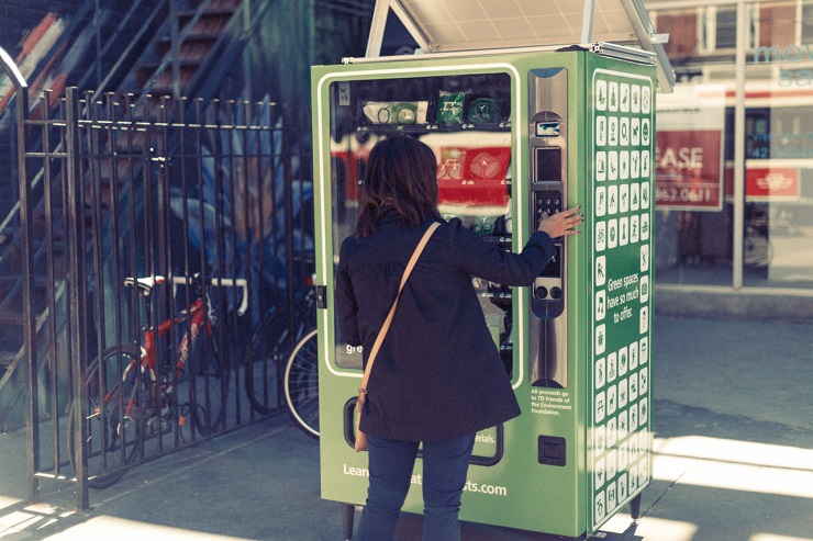 Канадский банк установил вендинг автомат на солнечной энергии