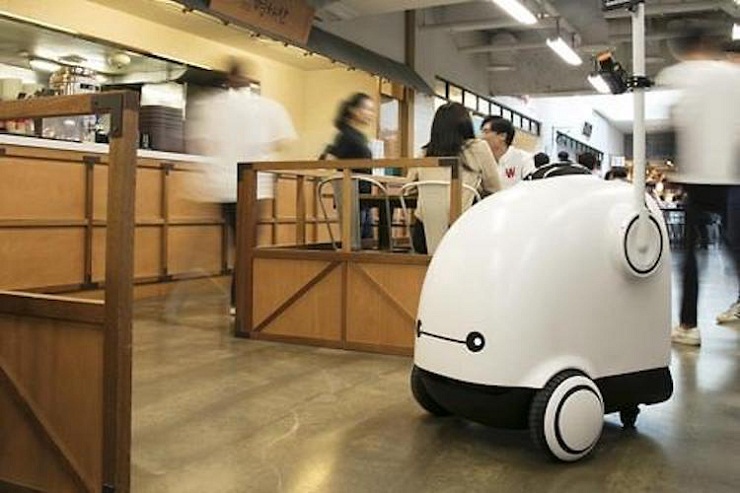 LG займется разработкой роботов-официантов