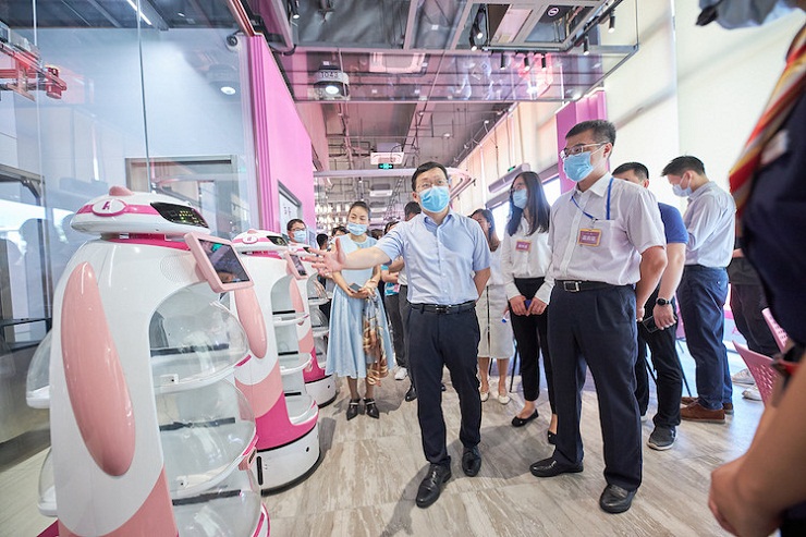 Country Garden открыл первый в мире роботизированный ресторан в Китае